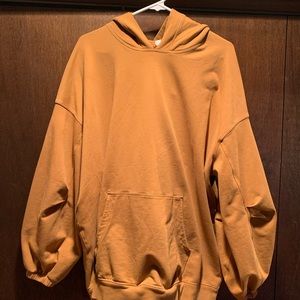 Women’s Lululemon Oversized Puffy Sleeve Hoody size M/L Mustard